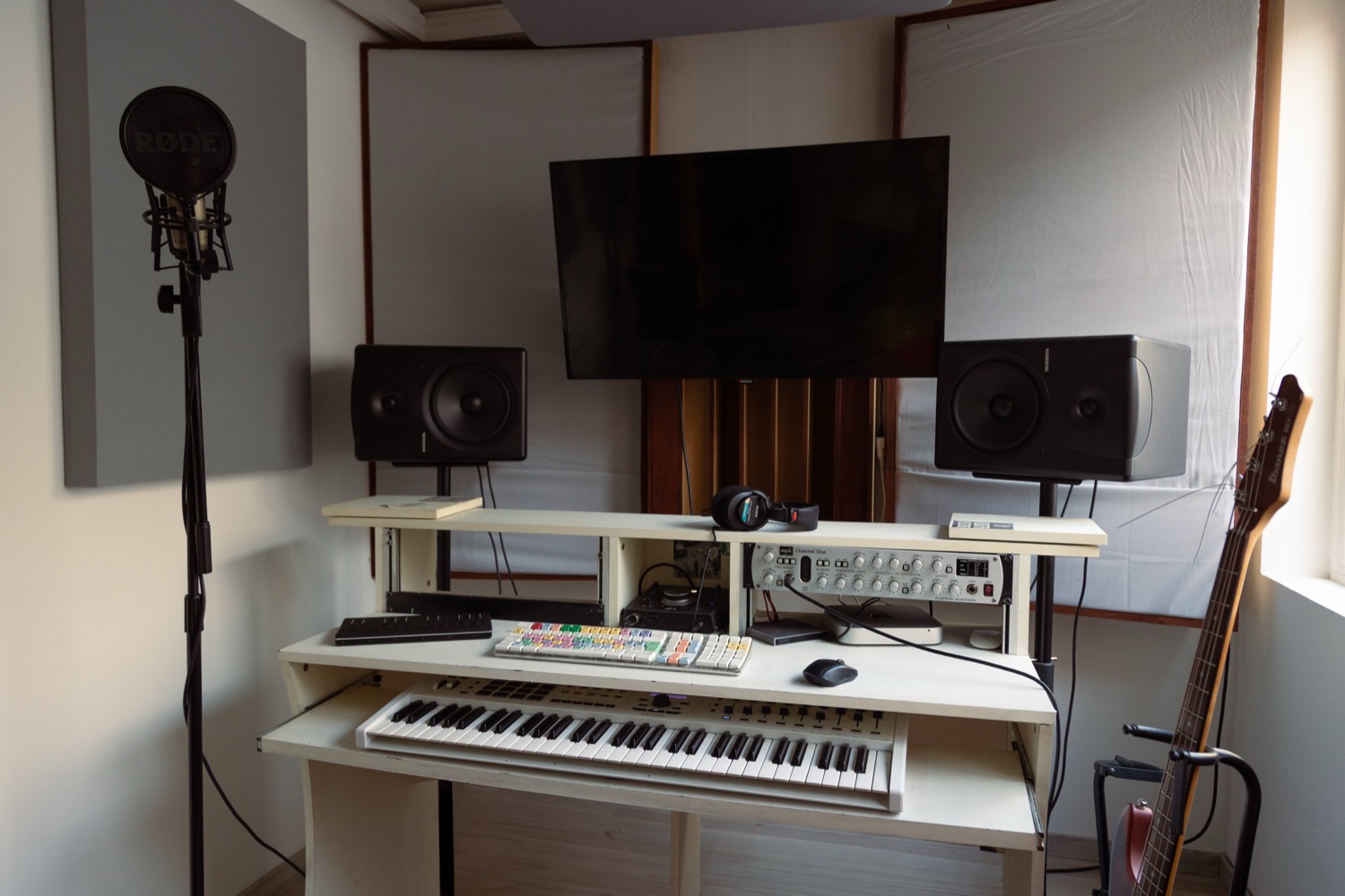 Studio B — le poste de création